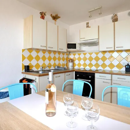 아파트 2 Bedroom In Saint-cyprien 생시프리앙